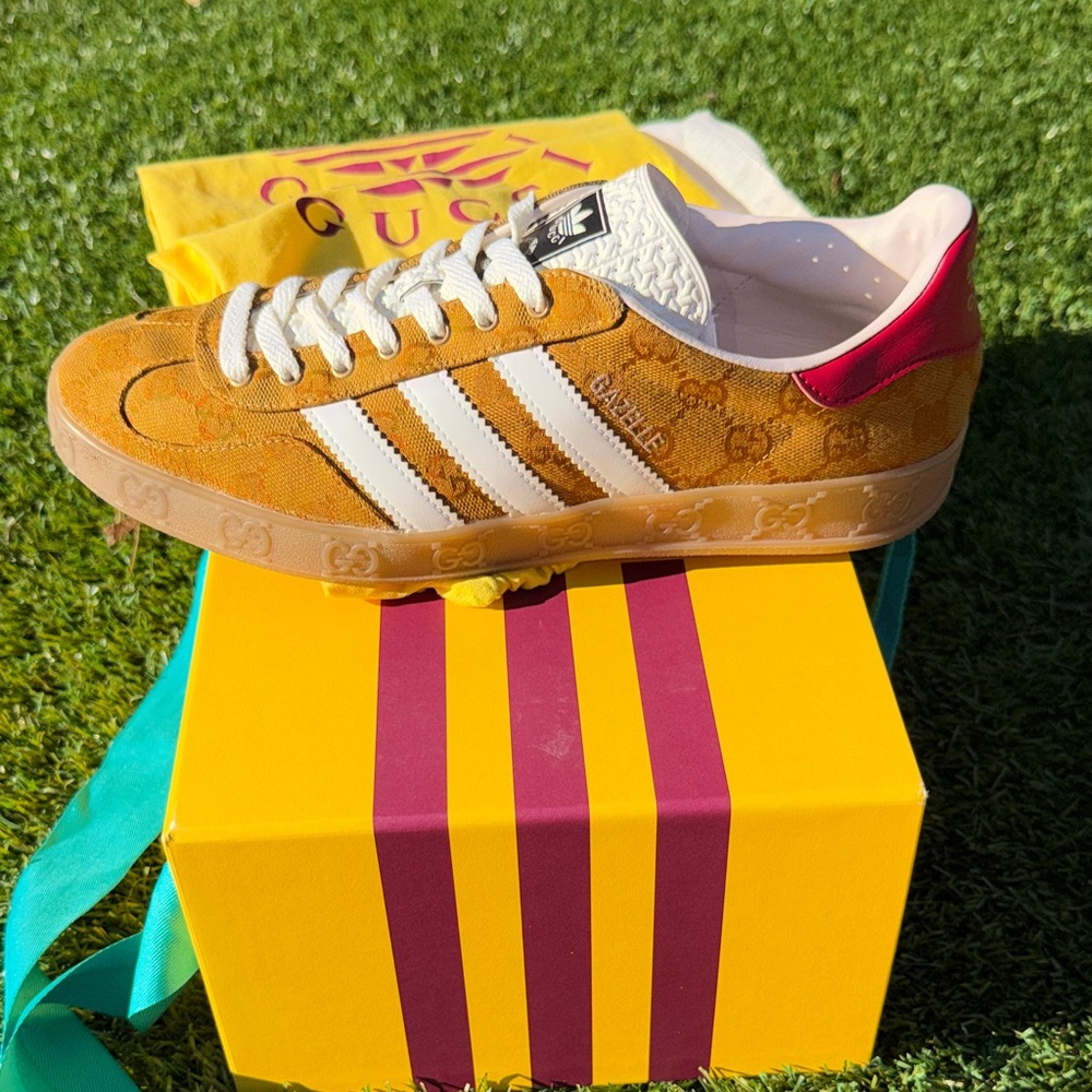 EUC - Adidas x Gucci - Gazelle Original GG Canvas Beige & Brown Sneakers Sz 10.5 - Picture 3 of 11
